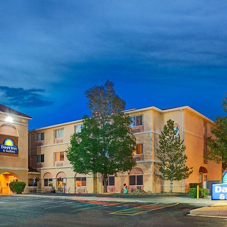 Days Inn & Suites By Wyndham Airport Альбукерке Екстер'єр фото